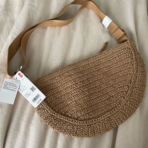UNIQLO Round Mini Crochet Bag